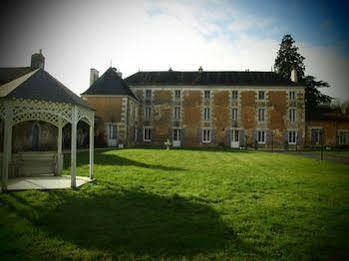 Bed and Breakfast Chateau De La Touche Savigny-Lévescault Exterior foto
